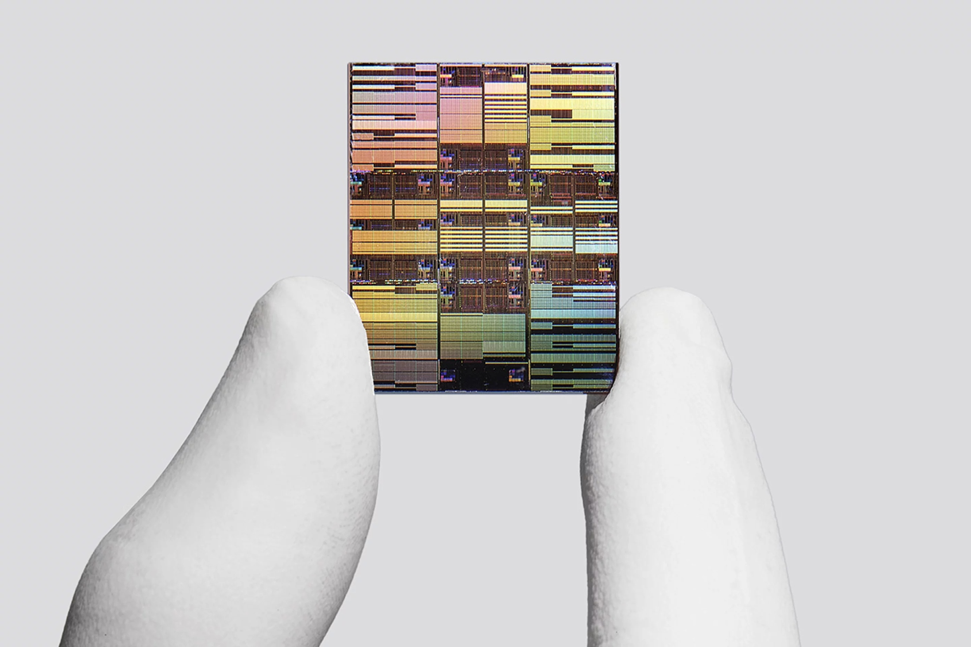 IBM phát triển thành công bản thiết kế chip dưới 1 nm, đánh dấu bước nhảy vọt so với công nghệ 2 nm trước đây.